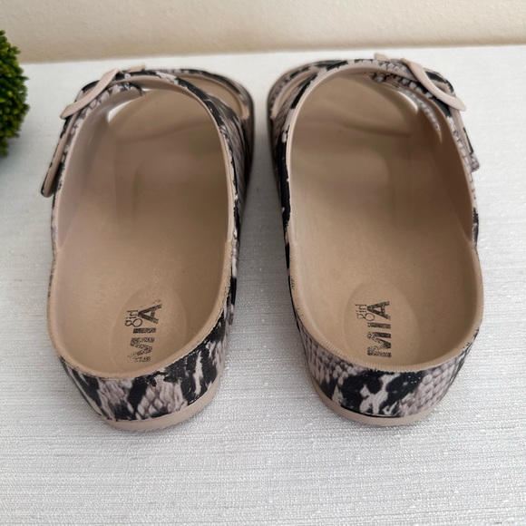 MIA Girl Snake Print Taupe/Black Dual Buckle Lightweight Slide Sandals Women’s 7 - Picture 7 of 8